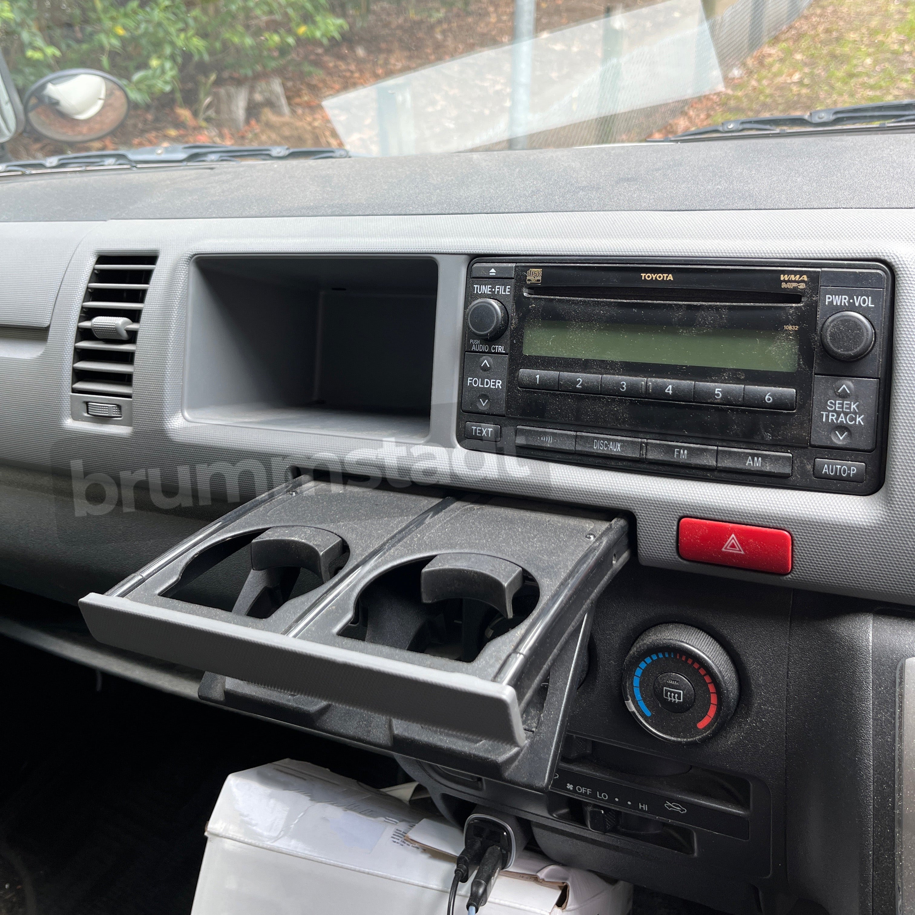 Brummstadt, Toyota HiAce 2004-2019, Factory Trim, Fascia, Surround.